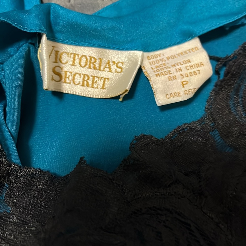 Lingerie - Picture 2 of 3